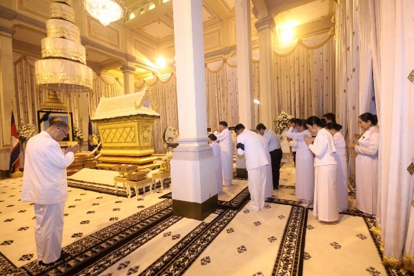 Hội Thánh viếng tang cựu Quốc Vương Sihanouk