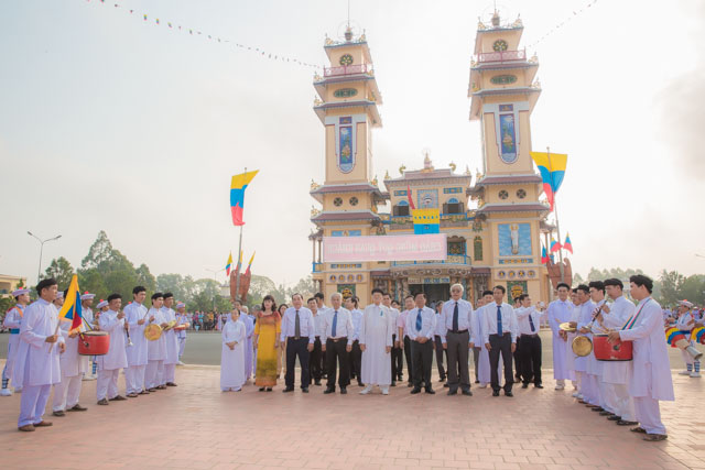 HT Cao Đài Tòa Thánh Tây Ninh:  Đại lễ Đức Chí Tôn 2016
