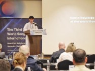 GS MICHAEL WESCH THUYẾT TRÌNH VỀ CAO ĐÀI TẠI HỘI NGHỊ WORLD SANGSAENG FORUM INTERNATIONAL CONFERENCE Ở SEOUL, HÀN QUỐC
